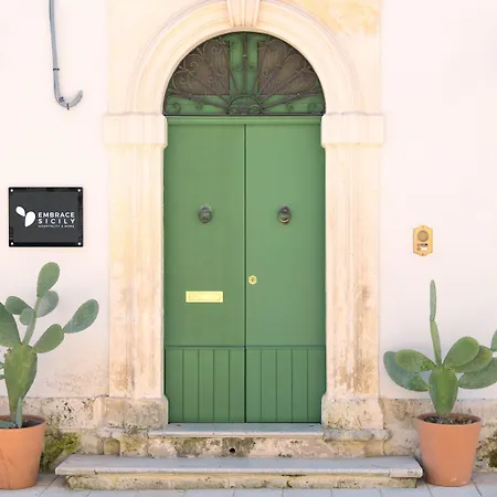 Embrace Sicily 4*